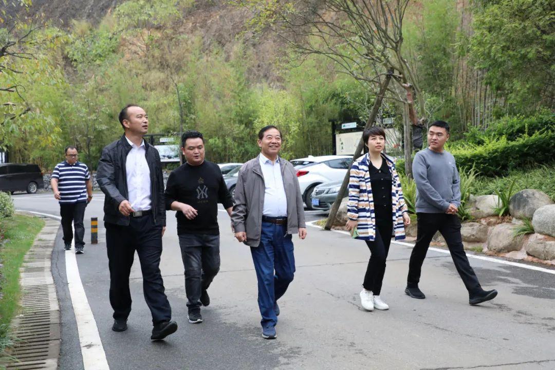 湘东区老关镇，最新报道与日常温情故事