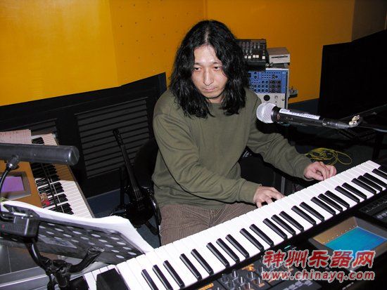 舞台上的共生艺术，演员与伴奏的和谐演绎