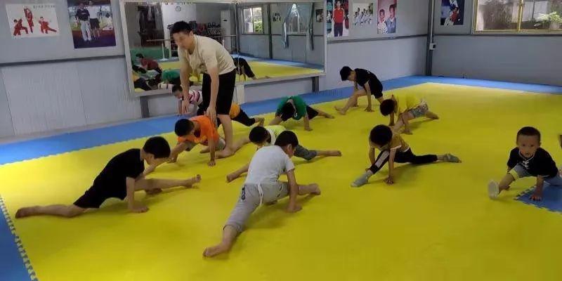 少儿搏击比赛的利弊分析与个人观点分享